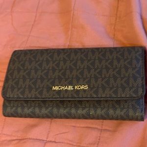 Micheal Kors wallet